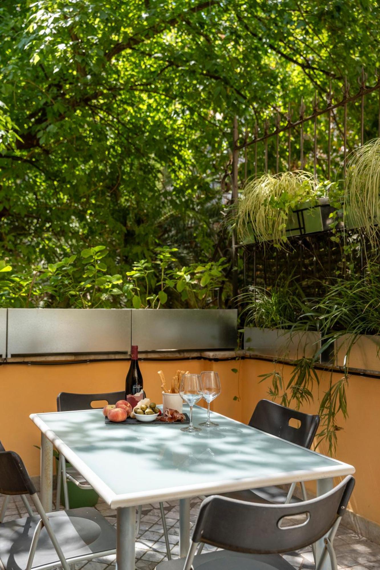 Domus Alexander, Terrace Downtown Rom